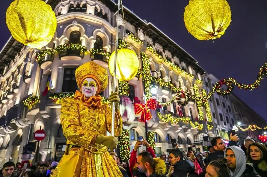 Craiova diventa non solo una città da vivere nel cuore delle feste, ma un vero e proprio hub culturale dove arte, tradizione e magia si incontrano in un unico percorso suggestivo