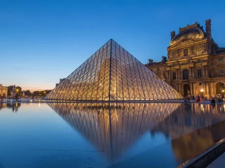 I musei più grandi del mondo sono veri e propri universi. Ognuno racconta una storia unica, ma insieme tracciano il percorso della civiltà, dall’antichità fino all’arte contemporanea