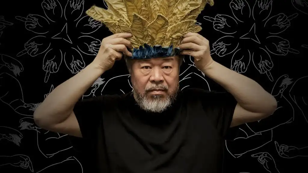 Il documentario racconta la creazione come un atto politico, un modo per restituire senso e umanità in un’epoca segnata da crisi e disuguaglianze