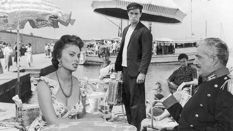 Sophia Loren in una mostra fotografica a Chiasso che racconta la diva, la mamma e la donna